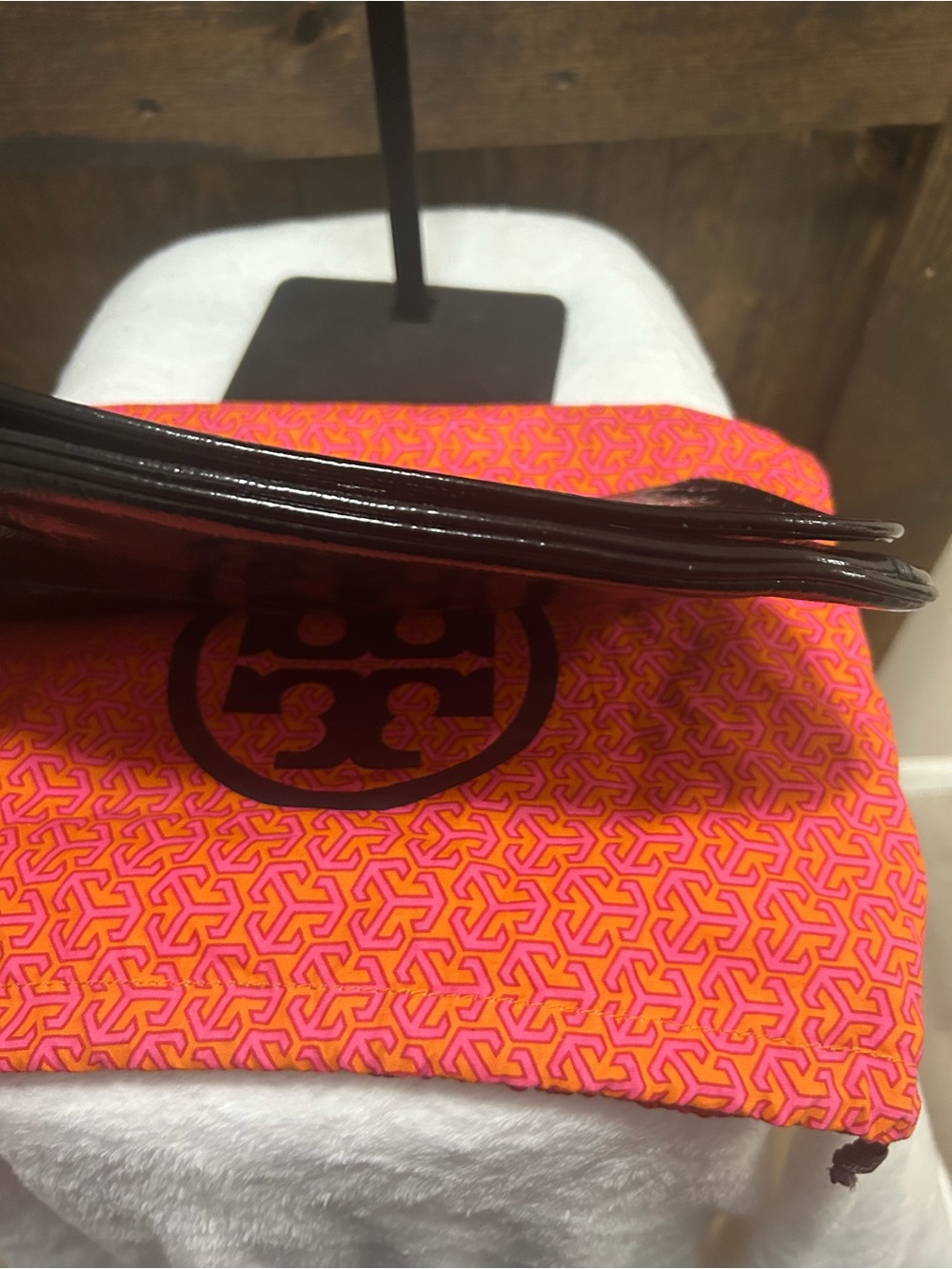 Tory Burch Black Patent Leather Logo Wristlet Clutch - Picture 14 of 14